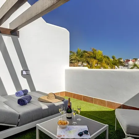 White Paradise Апартаменти *