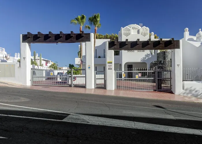 White Paradise Апартаменты Адехе